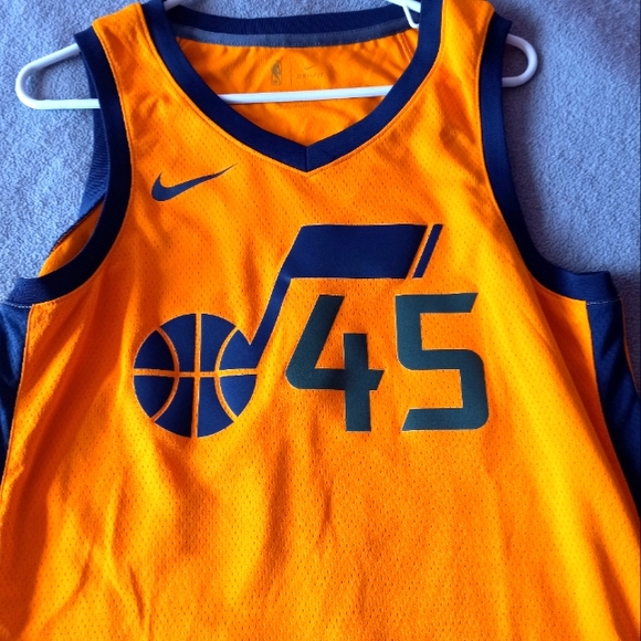 Donovan Mitchell Jersey - Picture 1 of 4